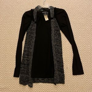 Medium/Small Gray Black Top set